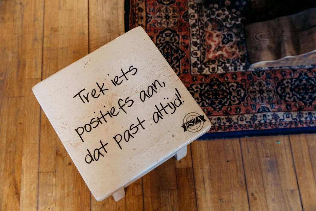 Trek iets positiefs aan, dat past altijd